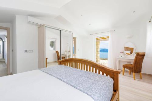 Postel nebo postele na pokoji v ubytování Villa Ester by Villa Plus