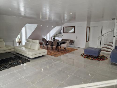 Fotografie z fotogalerie ubytování Le Glacier du Lagon penthouse v destinaci Saint-Paul