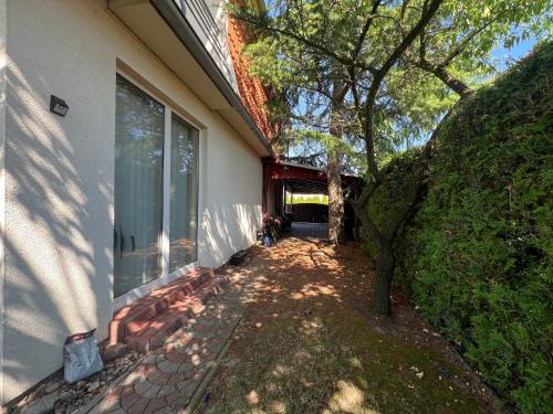 Gallery image of Cozy Villa in Šatalka