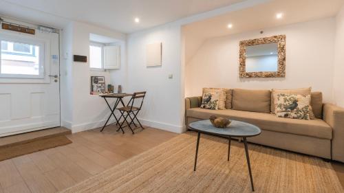 1BDR with Terrace in Alfama Centre by LovelyStay