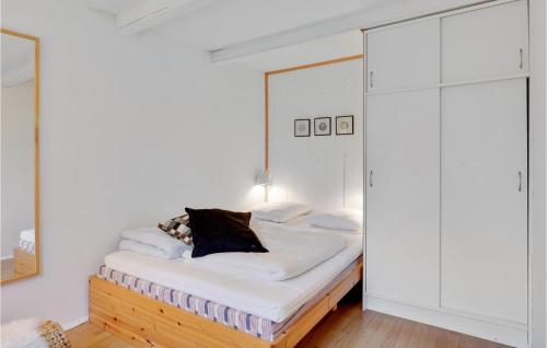 Katil atau katil-katil dalam bilik di Cozy Home In Gilleleje With Wifi