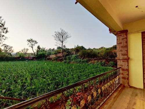 Κήπος έξω από το Arya Villa 5Bhk