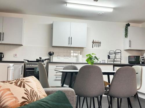 Gallery image of Free Parking Sleeps 6 Modern Apartment in Litherland