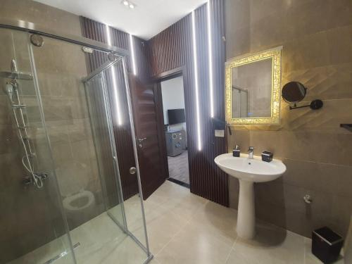 Koupelna v ubytování New Cairo rooms
