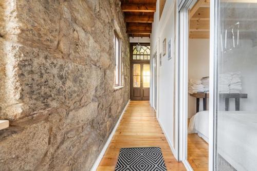 Charming 2BR w Terrace & Garden
