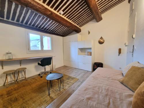Studio lumineux clim - centre ville