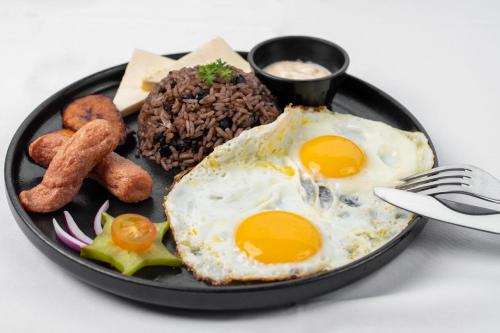 Makanan di atau berdekatan lodge