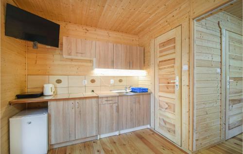 Η κουζίνα ή μικρή κουζίνα στο Lovely Apartment In Pogorzelica