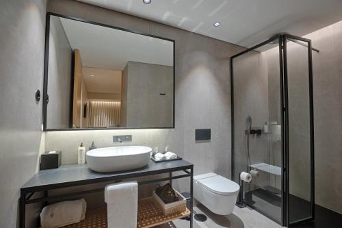 Koupelna v ubytování Palatial Suites