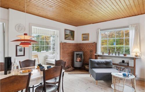 Χώρος καθιστικού στο 2 Bedroom Lovely Home In Gilleleje