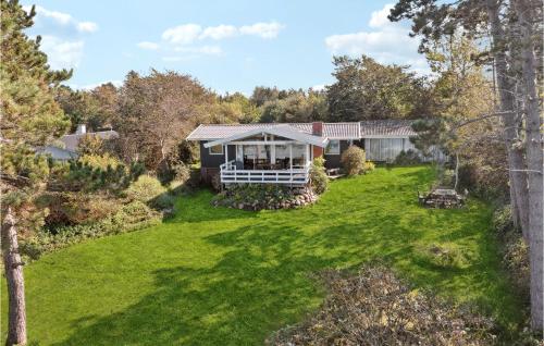 4 Bedroom Gorgeous Home In Føllenslevにある庭
