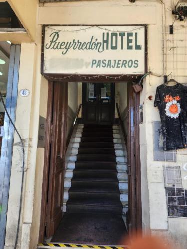 Сертификат, награда, вывеска или другой документ, выставленный в Hotel Pueyrredón