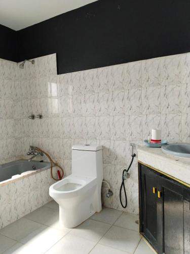 Un baño de Chessboardvilla