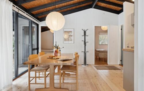 Ruang duduk di Pet Friendly Home In Sjællands Odde