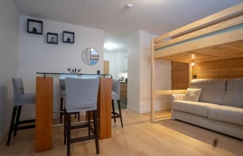 Posezení v ubytování Studio Neuf, Cosy & Moderne Vieil Alpe - 100m des remontées mécaniques Alpe express
