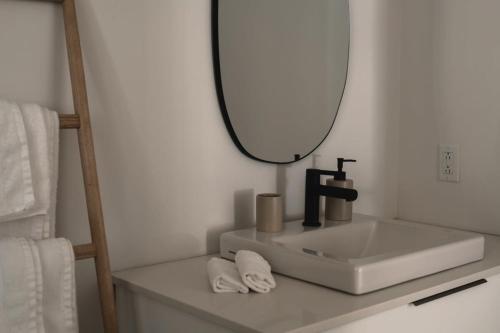 Φωτογραφία από το άλμπουμ του Chalet Komorebi with spa - Meli 1 σε Sainte Béatrix