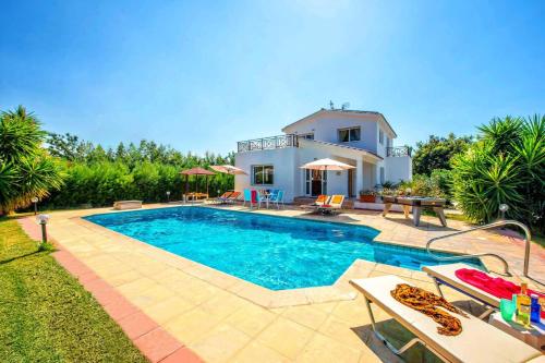 Villa Evilia by Villa Plus