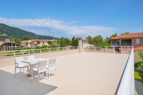 Gallery image of Elena Apartments in Chrysi Ammoudia