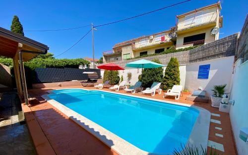 Bazén v ubytovaní Apartment Darija with private pool alebo v jeho blízkosti