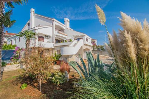 Apartments Grand & Plav in Krk