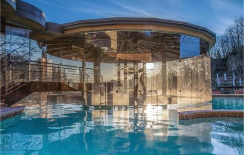 Piscina en o cerca de Anticheterme Trilocale