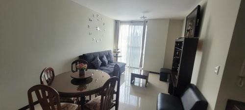 Elegante y Comodo Departamento Amoblado