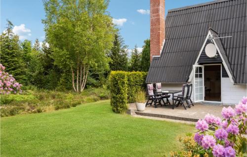 Κήπος έξω από το 2 Bedroom Gorgeous Home In Tarm