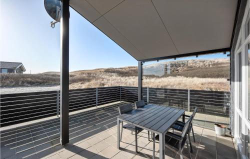 Balkoni atau teres di Awesome Home In Hvide Sande With Sauna