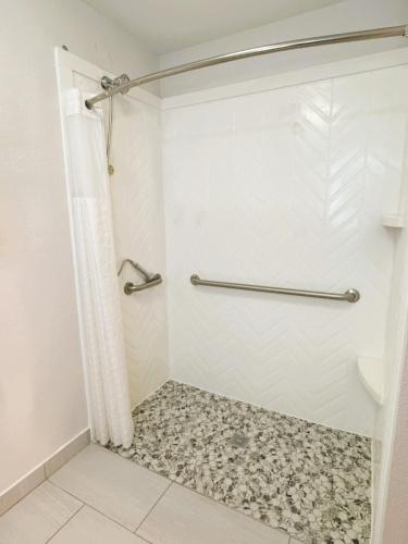 Ванная комната в Comfort Inn & Suites Sheboygan I-43