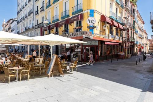 AR Madrid centro Lavapiés con Patio Privado Cultura, Gastronomía, buena comunicación