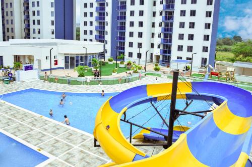 Sundlaugin á Apartamentos en Club Residencial eða í nágrenninu