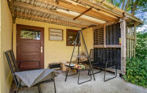Kawasan patio atau luaran di 2 Bedroom Amazing Home In Samsø
