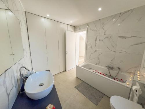 Martiry Suite Apartment photo 19