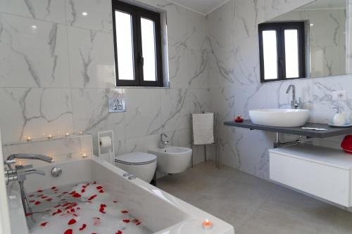 Martiry Suite Apartment photo 31