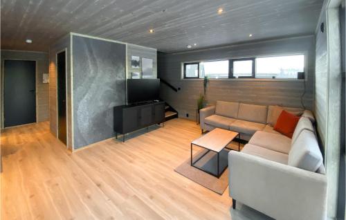 Χώρος καθιστικού στο 4 Bedroom Lovely Home In Rauland