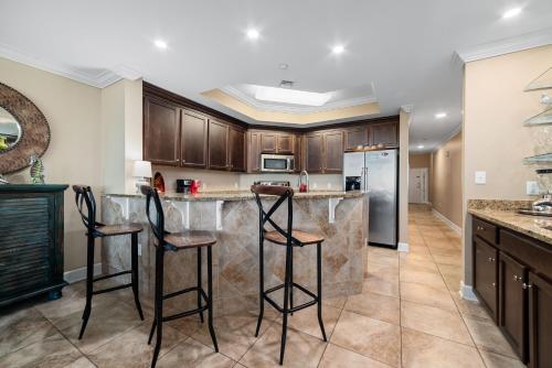 Η κουζίνα ή μικρή κουζίνα στο The Oasis at Orange Beach Unit 1816