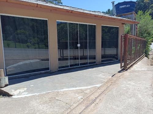 Das Gebäude in dem sich das Ferienhaus befindet