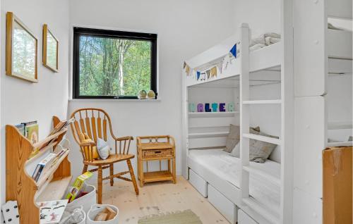 Un lugar para sentarse en 4 Bedroom Gorgeous Home In Vig