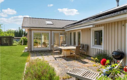 Zahrada ubytování 3 Bedroom Lovely Home In Græsted