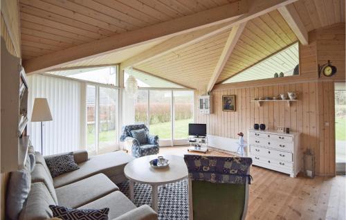 Χώρος καθιστικού στο Two-Bedroom Holiday Home In Juelsminde