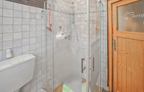 Bilik mandi di Ferienwohnung Lychen