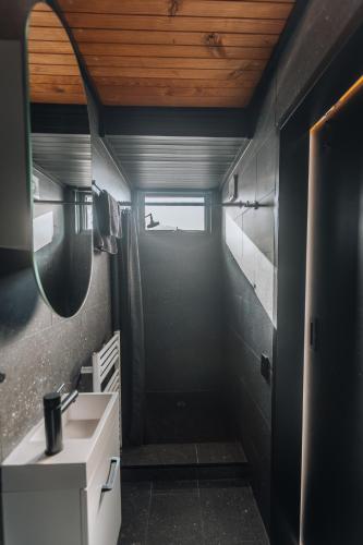 Un baño de Lakeside Falls Creek