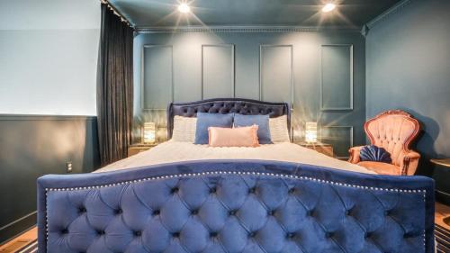 Ένα ή περισσότερα κρεβάτια σε δωμάτιο στο Modern Condo in the Vibrant NuLu District