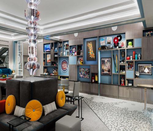 Area soggiorno di Hotel Versey Chicago Lincoln Park