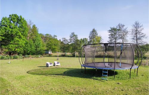 Ο χώρος παιχνιδιού για παιδιά στο Pet Friendly Home In Ustka With Wifi