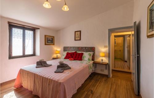 Ένα ή περισσότερα κρεβάτια σε δωμάτιο στο Lovely Home In Marliana With Wifi