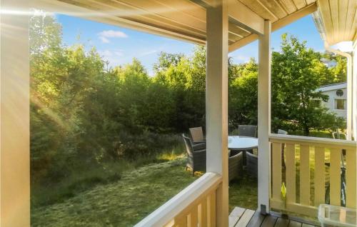 Κήπος έξω από το Amazing Home In Drøbak With Kitchen
