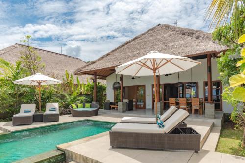 สระว่ายน้ำที่อยู่ใกล้ ๆ หรือใน Villa Emerald