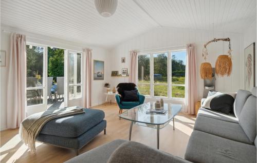 Cozy Home In Gørlev With Kitchenにあるシーティングエリア