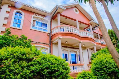 Diplomat Apartments